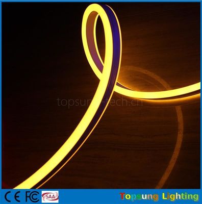 뜨거운 판매 12V 복면 방출 노란색 LED 네온 유연 스트립 야외용