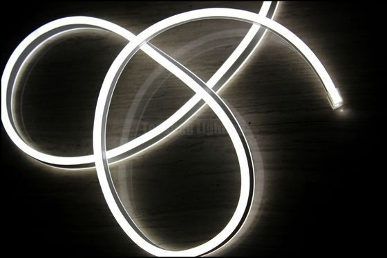 차가운 흰색 LED 유연 네온 로프 라이트 8.5*18mm 양면 네온 표지판 중국